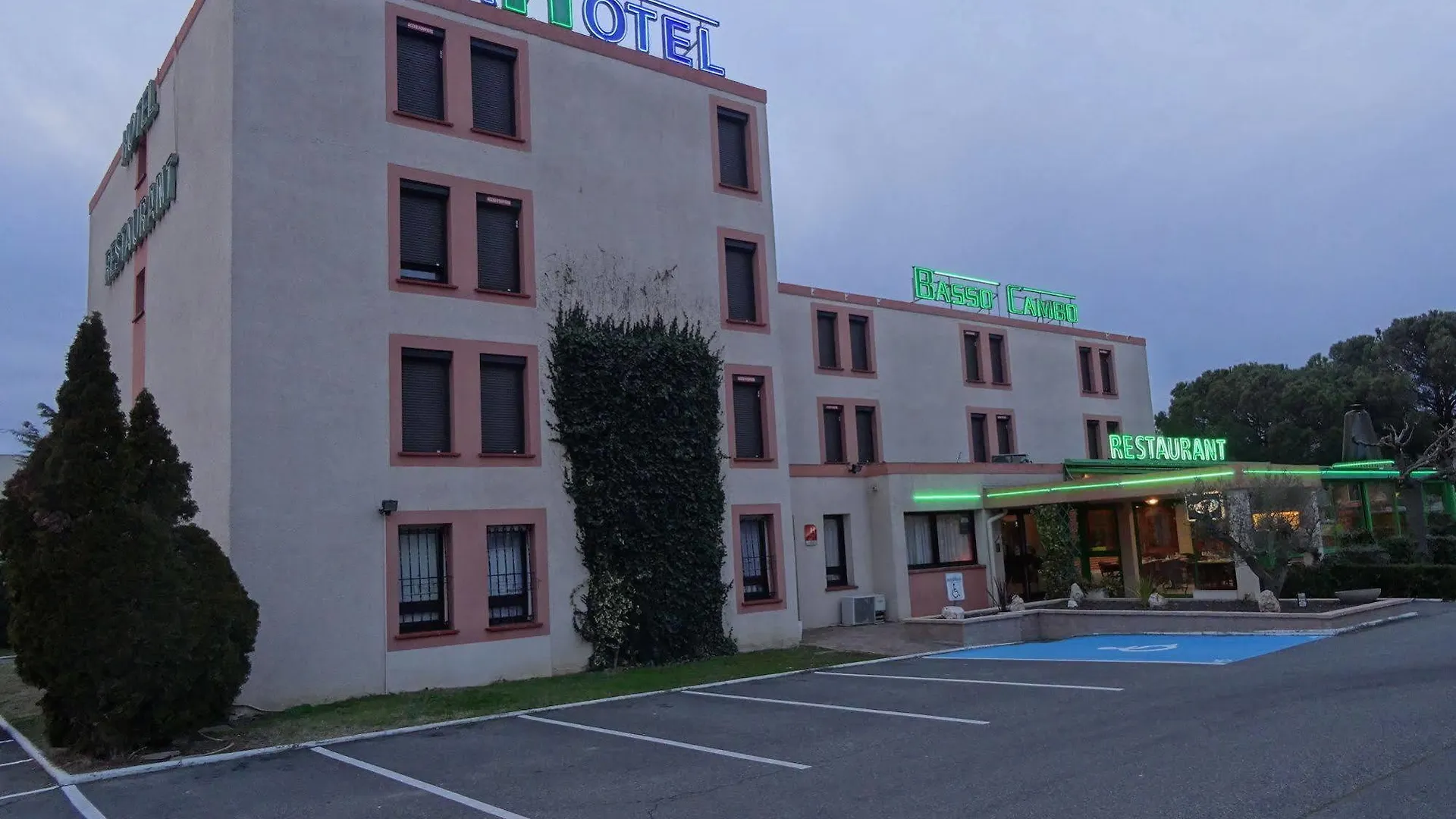 Szálloda Metrhotel Basso Cambo Toulouse