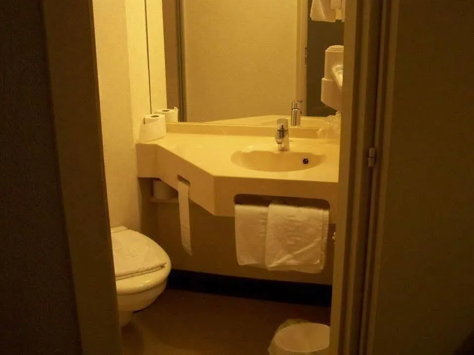 Metrhotel Basso Cambo Toulouse Szálloda